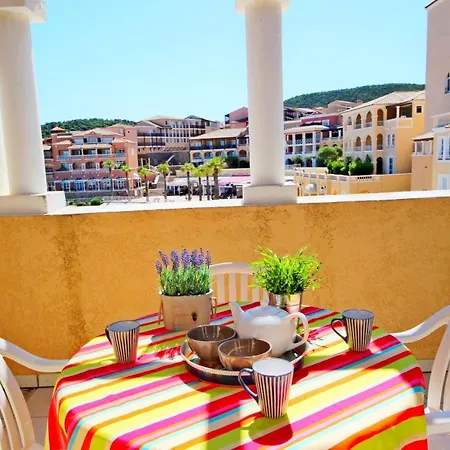 Cap Esterel Vacances, Centre B1, Studio Cabine 5 Pers. Ref. 302la Apartment Saint-Raphael (Var)